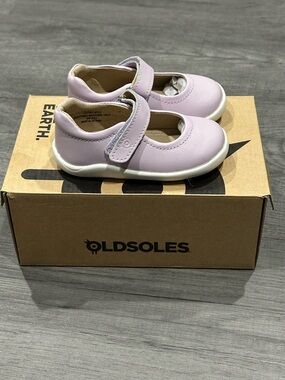 Old soles new in box Ground Jane toddler girls shoes